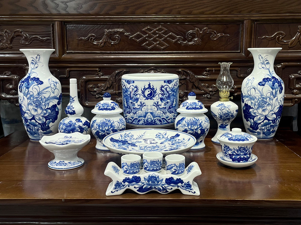 Bộ đồ thờ Bát Tràng men lam Trường An ban thờ 1m27 1