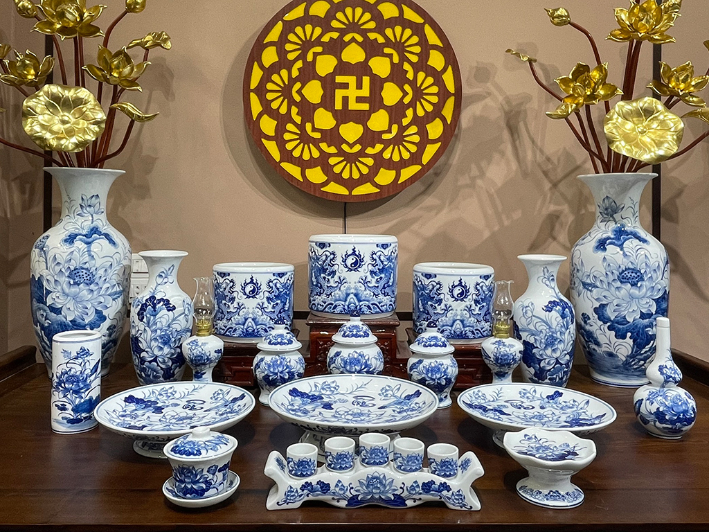 Bộ đồ thờ Bát Tràng men lam Trường An ban thờ 2m17 1