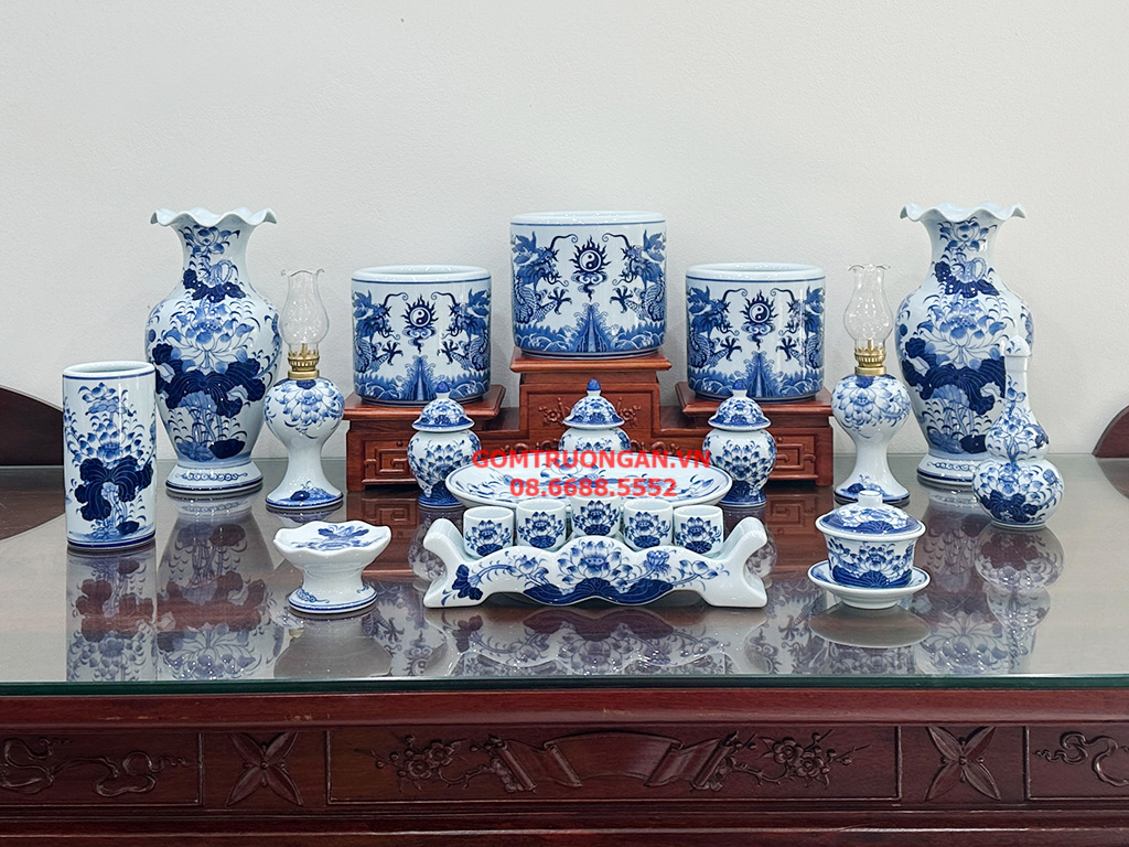 Bộ đồ thờ gia tiên men lam ngọc Lộc Phát ban thờ 1m53 3 bát hương 2