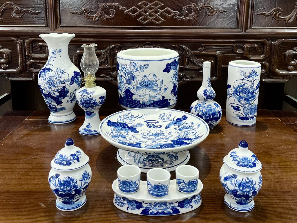 Bộ đồ thờ men lam Trường An ban thờ Phật 1