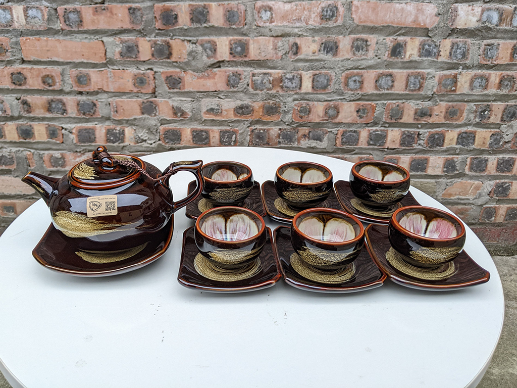 Bộ ấm chén men hỏa biến mật ong dáng quả hồng 1