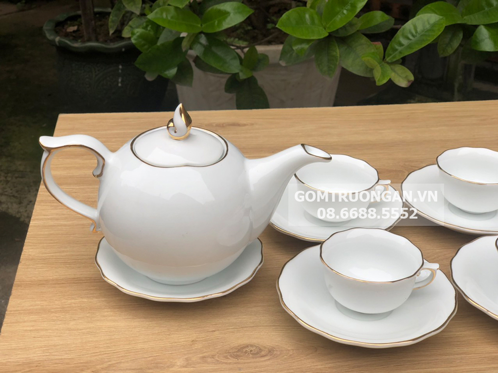 Bộ ấm chén men trắng vẽ vàng kim dáng mẫu đơn S1 2