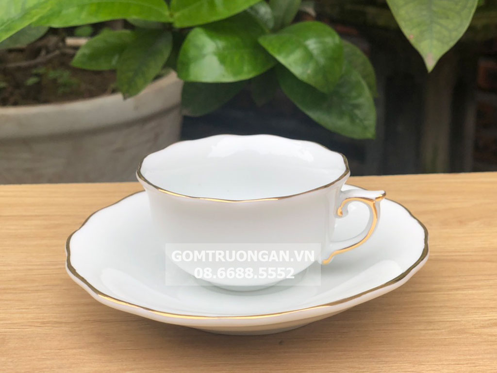 Bộ ấm chén men trắng vẽ vàng kim dáng mẫu đơn S1 3