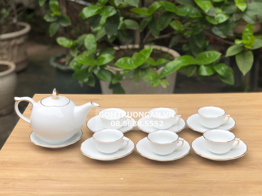 Bộ ấm chén men trắng vẽ vàng kim dáng mẫu đơn S1 1