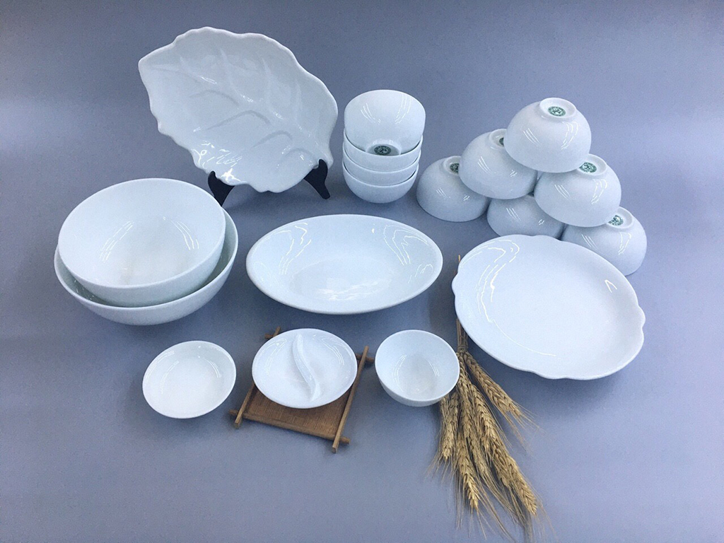 Bộ b&aacute;t đĩa sứ B&aacute;t Tr&agrave;ng men trắng TABDT05