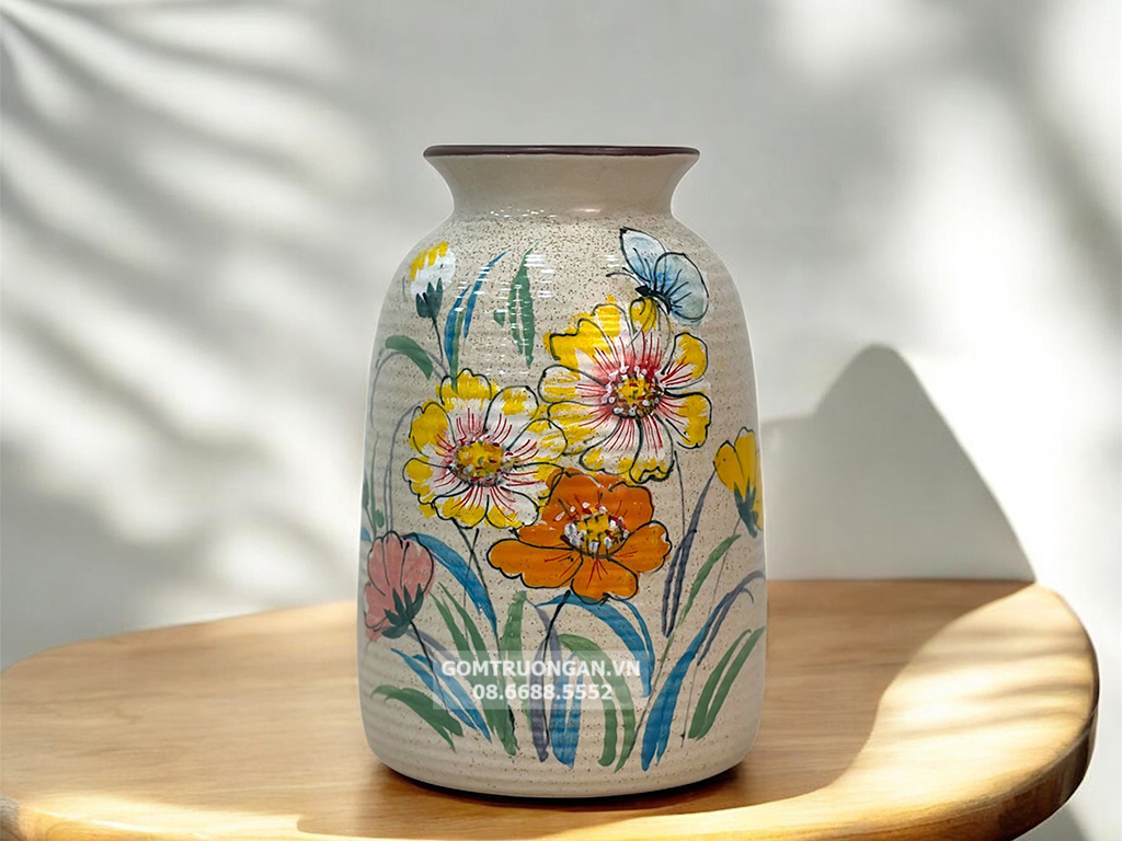 Lọ hoa men tiêu 3D dáng phích nhỏ ganh vẽ tay hoa bươm bướm 1