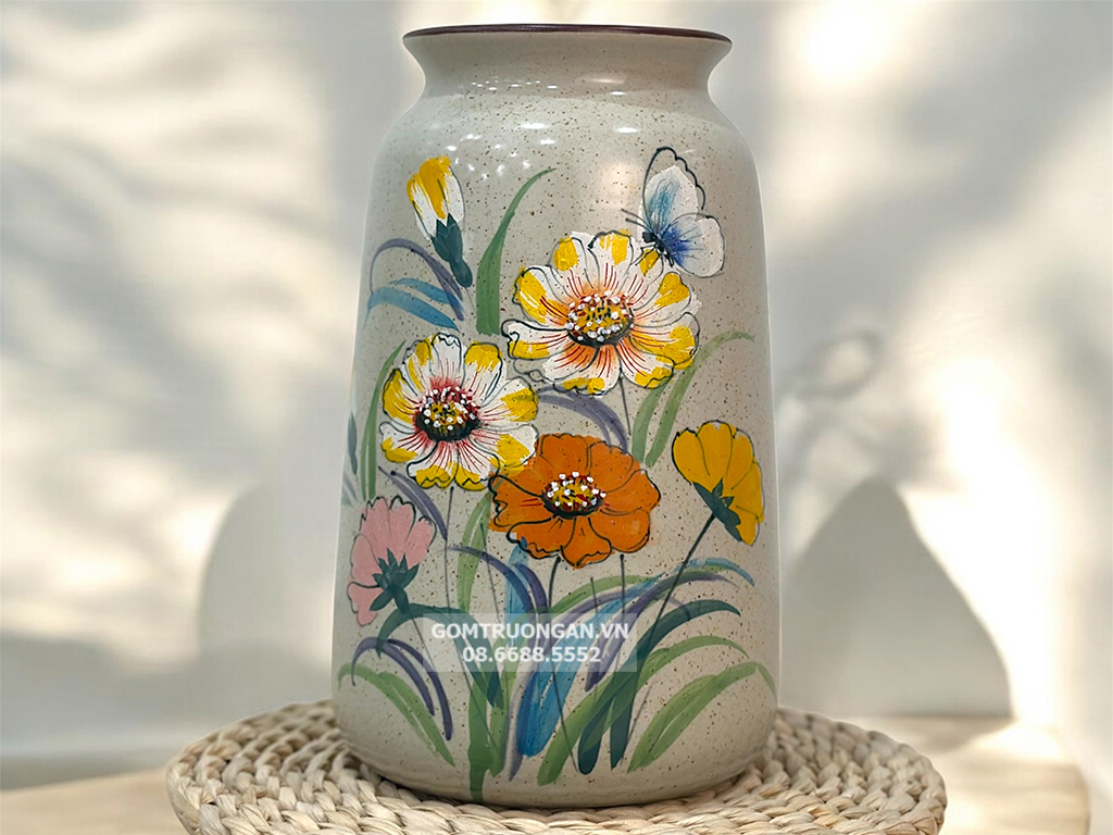 Lọ hoa men tiêu 3D dáng phích vẽ tay hoa bươm bướm 1