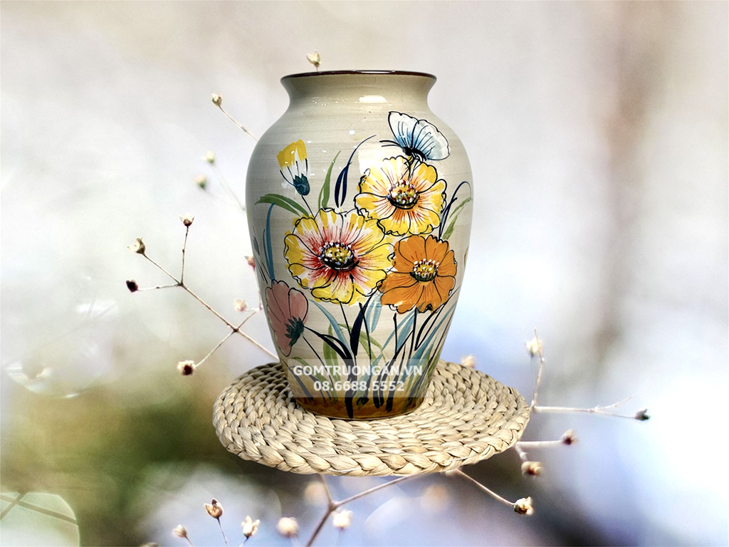 Lọ hoa men bóng 3D dáng vò cao vẽ tay hoa bươm bướm 1