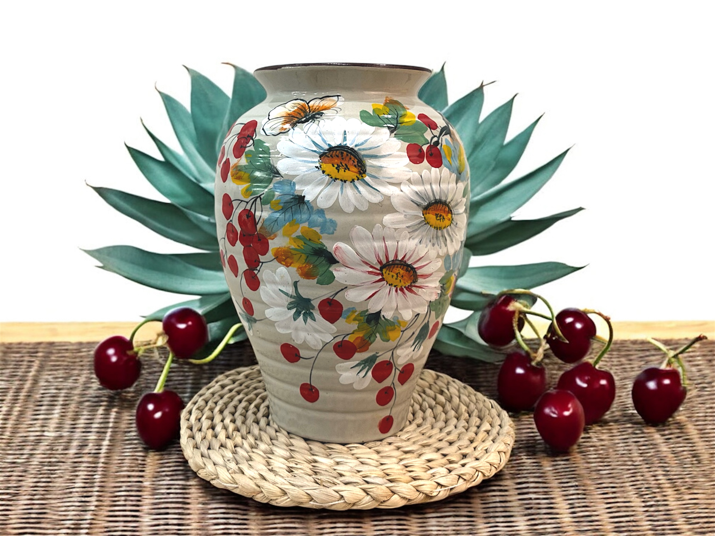 Lọ hoa men tiêu 3D dáng vò tròn ganh to vẽ tay hoa cúc họa mi trắng 3