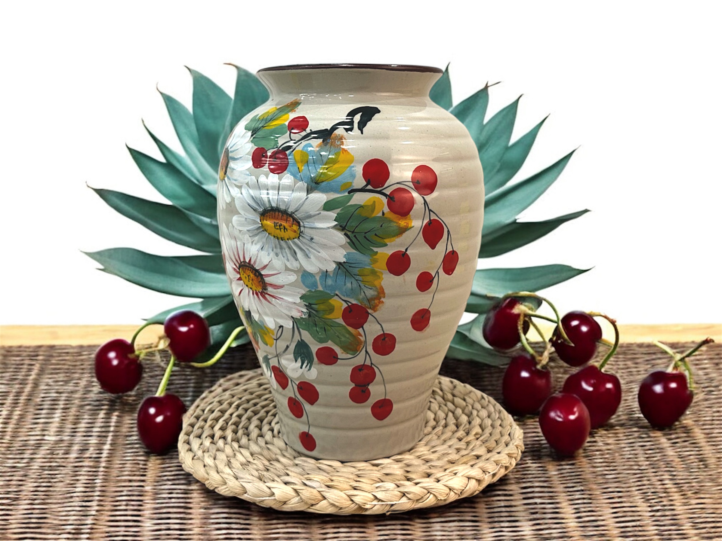 Lọ hoa men tiêu 3D dáng vò tròn ganh to vẽ tay hoa cúc họa mi trắng 4