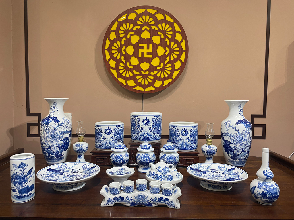 Mẹo tiết kiệm khi mua đồ thờ B&aacute;t Tr&agrave;ng ch&iacute;nh h&atilde;ng