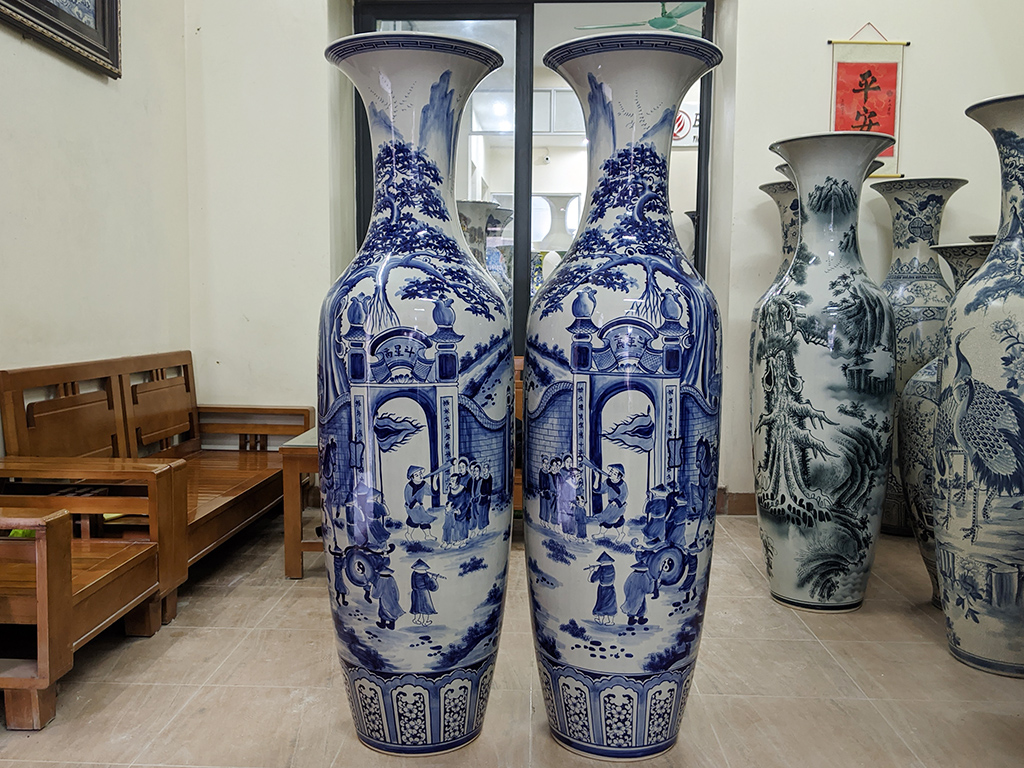 Lọ lộc bình Bát Tràng men lam Vinh Quy Bái Tổ vẽ kỹ 1m6 2