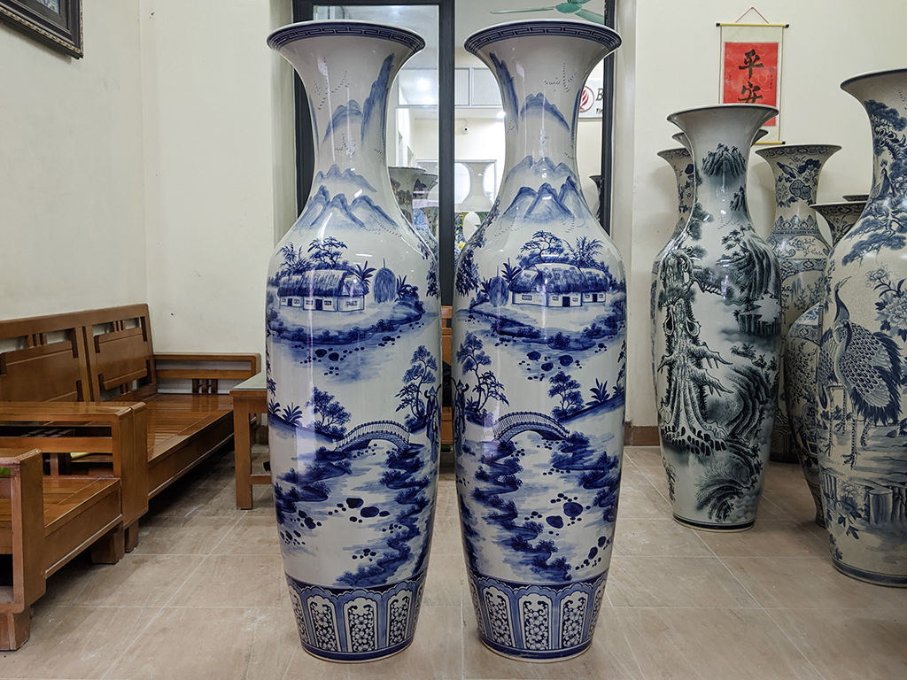 Lọ lộc bình Bát Tràng men lam Vinh Quy Bái Tổ vẽ kỹ 1m6 4