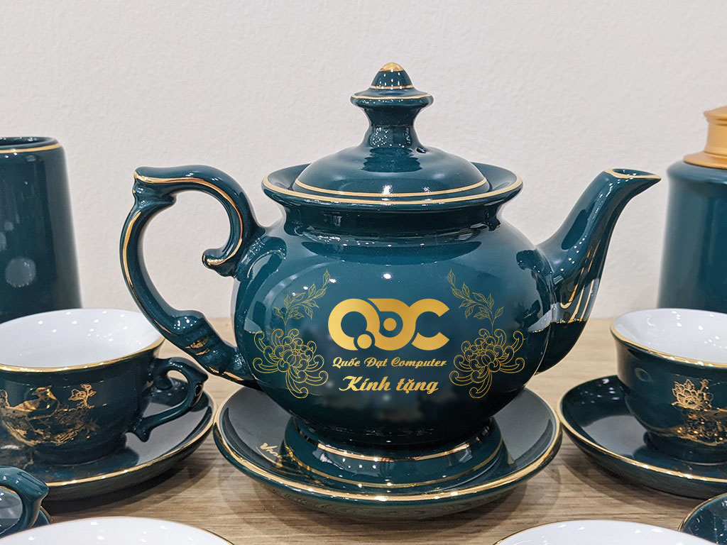 Bộ ấm trà men xanh cổ vịt Vinh hoa Phú Quý in logo máy tính Quốc Đạt 1