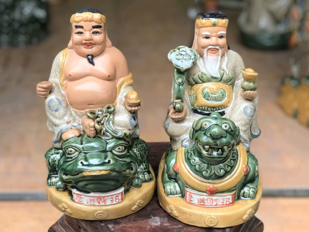 Tượng sứ Thần Tài Thổ tỳ hưu ông cóc cao 26cm 2