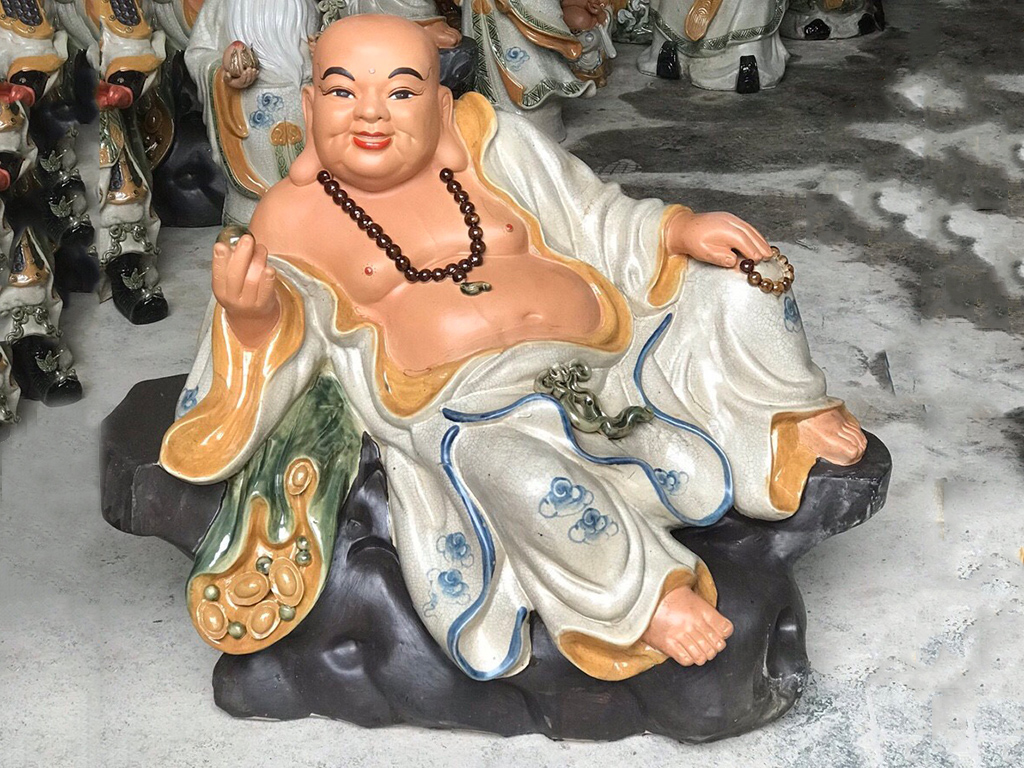 Tượng sứ Di lặc ngồi bệ đá men rạn cao 60cm rộng 70cm 3