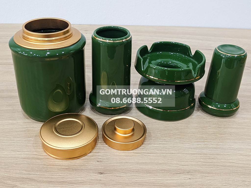 Bộ ấm trà Bát Tràng men xanh ngọc lục bảo vẽ vàng kim 6