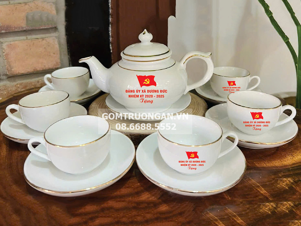 Ấm chén in logo làm quà tặng Đảng ủy xã Dương Đức 1