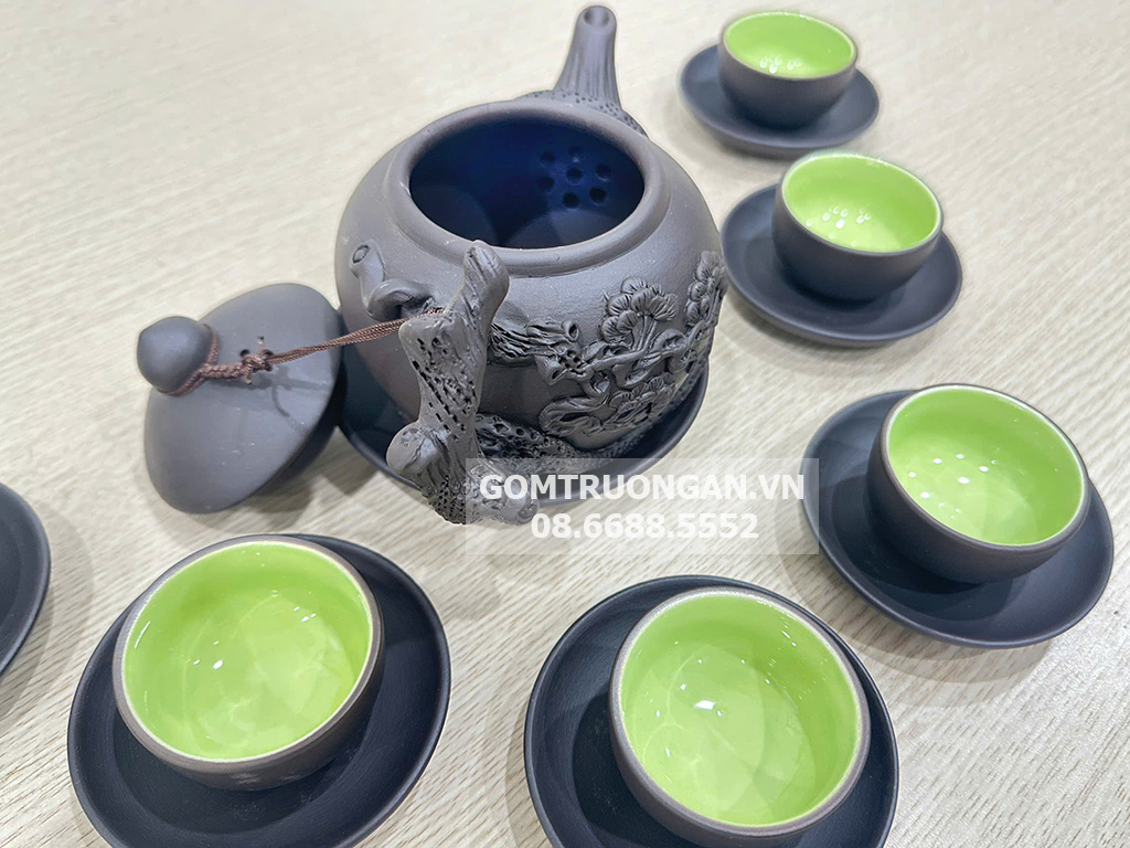 Bộ ấm chén tử sa Bát Tràng quai đắp nổi gốc cây tùng 2