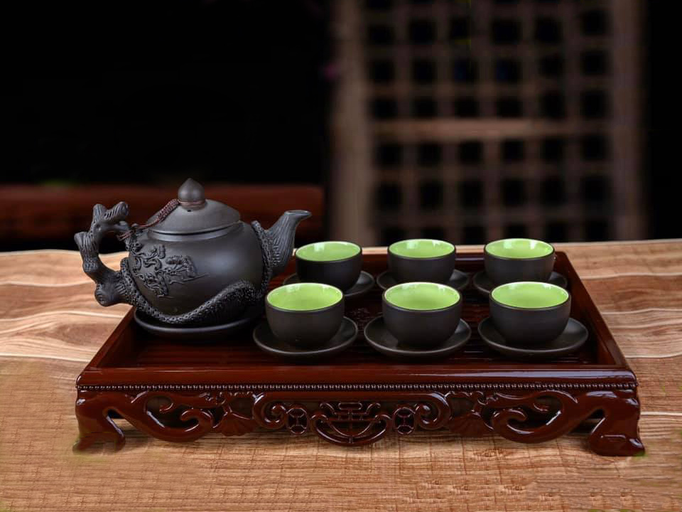 Bộ ấm ch&eacute;n tử sa B&aacute;t Tr&agrave;ng quai đắp nổi gốc c&acirc;y t&ugrave;ng m&agrave;u đen S2