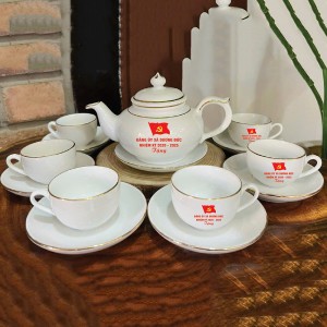 Ấm chén in logo làm quà tặng Đảng ủy xã Dương Đức