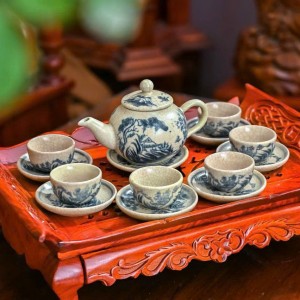 Ấm chén men rạn vẽ đồng quê dáng quả hồng (không khay gỗ)