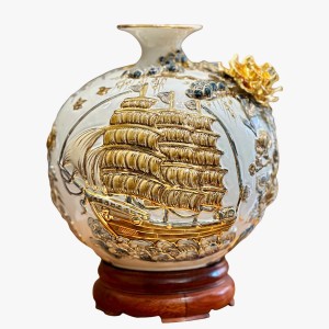 Bình hút lộc đắp nổi Thuận Buồm Xuôi Gió màu trắng 30cm vẽ vàng