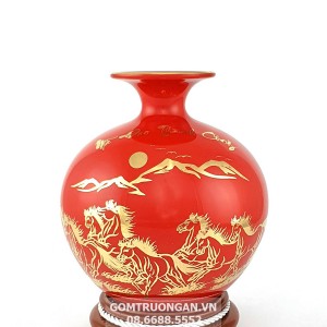 Bình hút lộc màu đỏ mệnh hỏa vẽ vàng Mã Đáo Thành Công