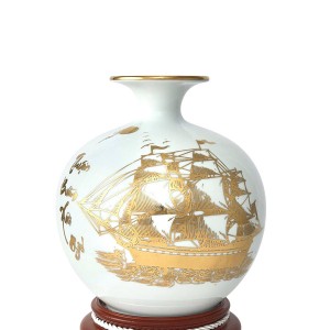 Bình hút lộc màu trắng mệnh kim vẽ vàng Thuận Buồm Xuôi Gió