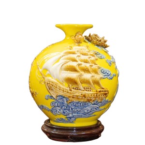 Bình hút lộc mệnh kim đắp nổi Thuận Buồm Xuôi Gió 30cm