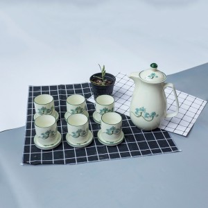 Bộ bình uống nước sứ Bát Tràng vẽ hoa sen