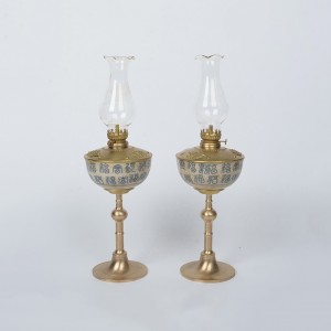 Đèn dầu men rạn vẽ chữ dáng bầu