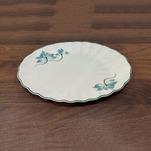 Đĩa bầu dục men kem vẽ hoa sen xanh S2