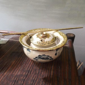 Điếu bát men rạn Hoa sen bọc đồng