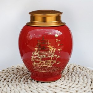 Hộp đựng chè đỏ vẽ vàng Thuận Buồm Xuôi Gió