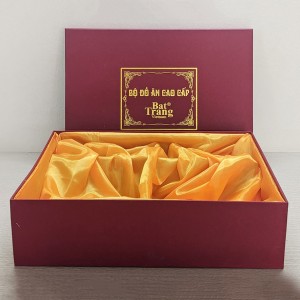 Hộp xi lót lụa vàng bộ đồ ăn cao cấp Bát Tràng
