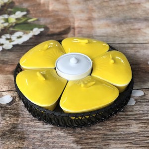 Khay mứt sứ men vàng 5 cánh