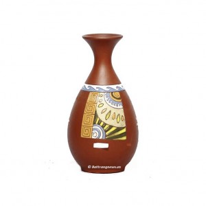 Lọ gốm dáng tỳ bà họa tiết thổ cẩm