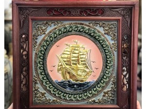 Tranh sứ dát vàng Thuận Buồm Xuôi Gió cao cấp